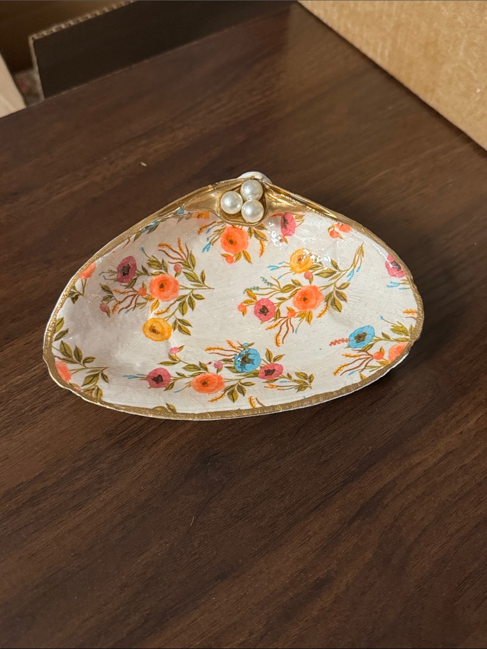 Floral shell trinket dish